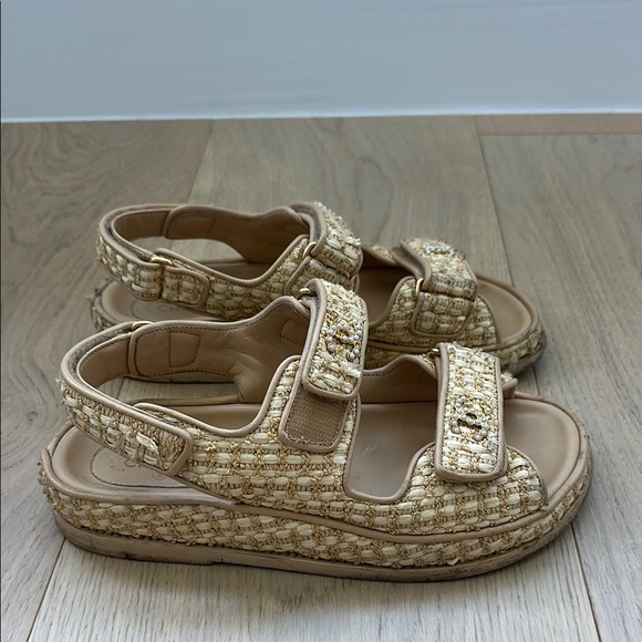 Chanel Women's Cream Sandals - Picture 5 of 8